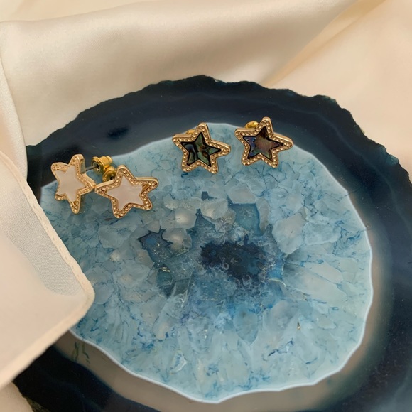 2 pack Star Earrings! - Picture 1 of 1